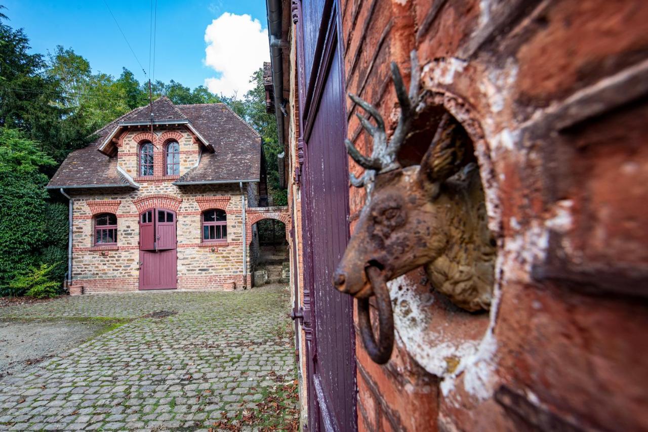 Gite Les Ecuries Du Manoir De Benedicte Cahan Exteriér fotografie